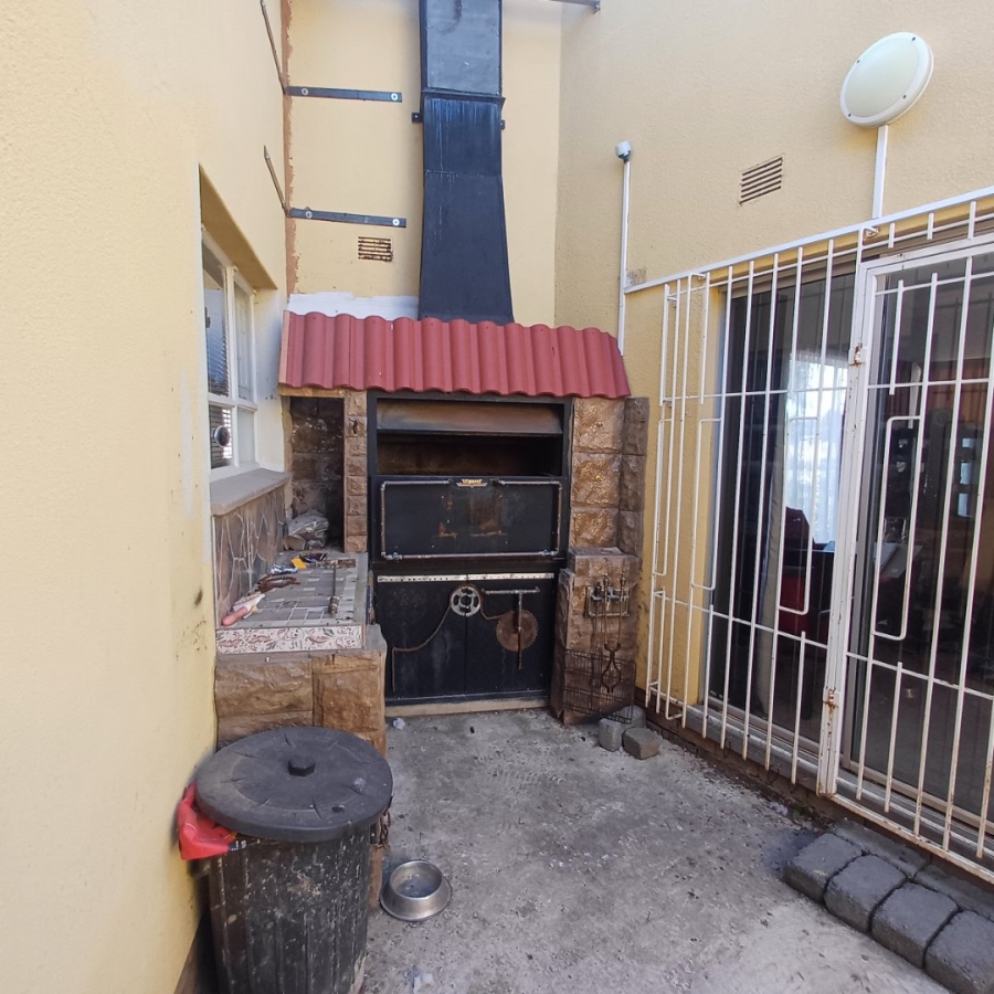 3 Bedroom Property for Sale in La Hoff North West